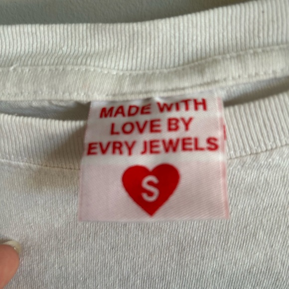 Graphic tee from evry jewels! - Picture 3 of 3